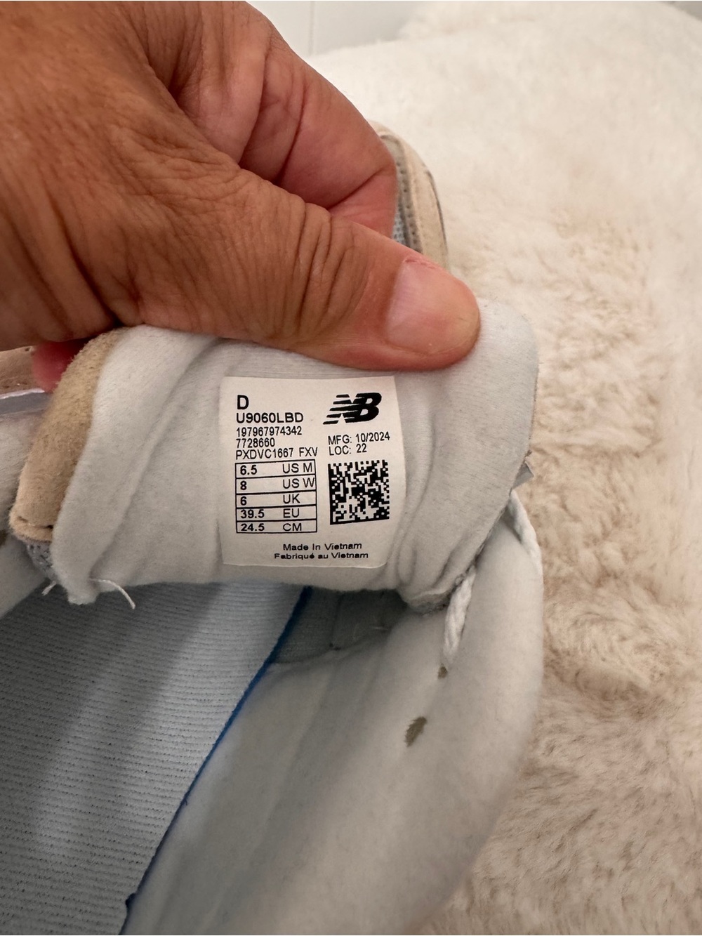 New Balance Women's Beige and Light Gray Retro Runner Sneakers - Picture 7 of 8